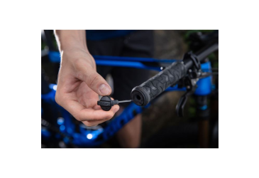GIANT CLUTCH BAR END STORAGE